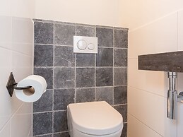 Lush Mansion in Vrouwenpolder