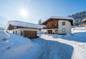 Spacious Apartment in Kleinarl near Ski Lift
