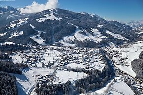 Spacious Apartment in Kleinarl near Ski Lift