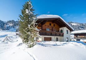 Spacious Apartment in Kleinarl near Ski Lift