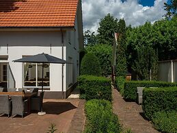 Tasteful Holiday Home With Spacious Garden