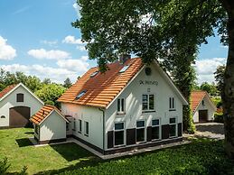 Tasteful Holiday Home With Spacious Garden