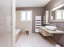 Villa in Cazals With Pool & Lake Nearby