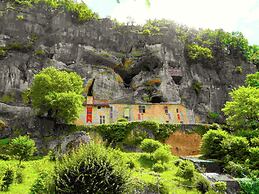 Villa in Cazals With Pool & Lake Nearby