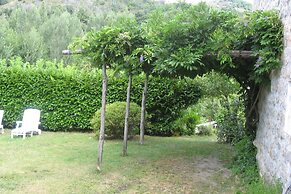 Riverside Retreat in La Souche