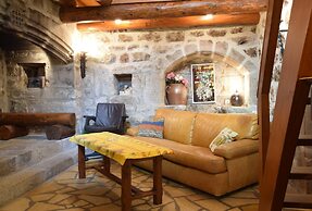 Riverside Retreat in La Souche