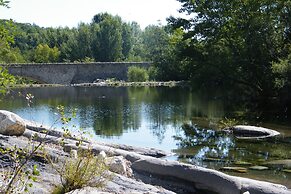 Riverside Retreat in La Souche