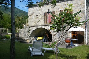 Riverside Retreat in La Souche