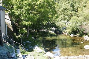 Riverside Retreat in La Souche