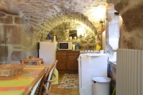 Riverside Retreat in La Souche