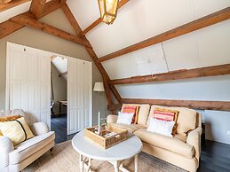 Authentic Mansion in Deil near Lake