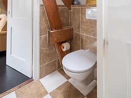 Authentic Mansion in Deil near Lake