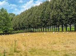 Authentic Mansion in Deil near Lake