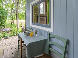 Authentic Mansion in Deil near Lake