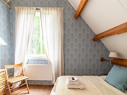 Authentic Mansion in Deil near Lake