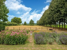 Authentic Mansion in Deil near Lake