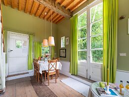 Authentic Mansion in Deil near Lake