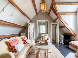 Authentic Mansion in Deil near Lake