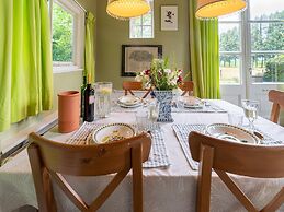 Authentic Mansion in Deil near Lake