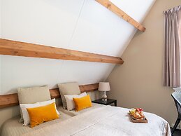 Authentic Mansion in Deil near Lake