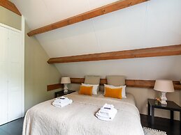 Authentic Mansion in Deil near Lake