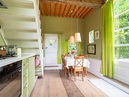 Authentic Mansion in Deil near Lake