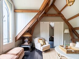 Authentic Mansion in Deil near Lake