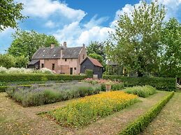 Authentic Mansion in Deil near Lake