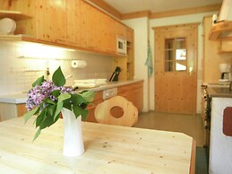 Bright Holiday Home in Huttschlag near Mountains Ski Slopes