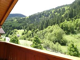 Bright Holiday Home in Huttschlag near Mountains Ski Slopes