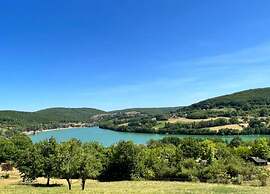Lakeside Cottage Roziers Retreat