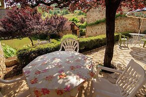 Lakeside Cottage Roziers Retreat