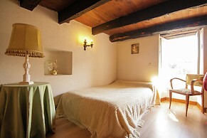 Lakeside Cottage Roziers Retreat