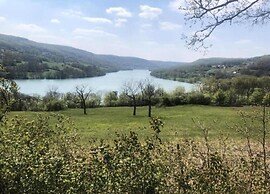 Lakeside Cottage Roziers Retreat