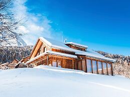 Charming Chalet With Terrace