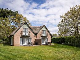 Nice Bungalow With Dishwasher, Near the sea on Texel