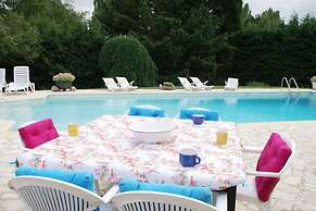 Cosy House With Private Pool Near Valence