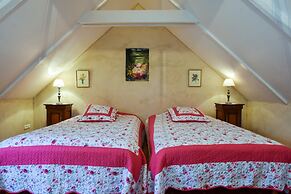 Breton Escape in Querrien
