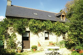 Breton Escape in Querrien