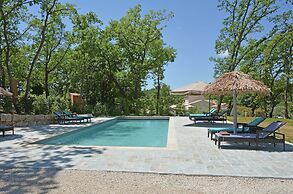 Villa in Montauroux With Pool and Hill Views