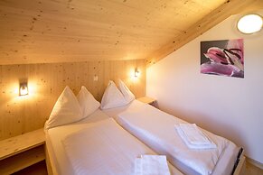 Lovely Chalet With Whirlpool