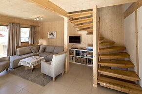 Lovely Chalet With Whirlpool