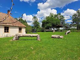 Comfortable Holiday Home With Spacious Garden