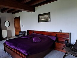 Comfortable Holiday Home With Spacious Garden