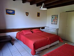 Comfortable Holiday Home With Spacious Garden