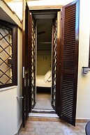 Romaresidence Trastevere Guesthouse