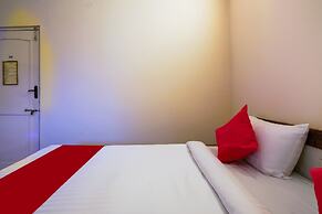 OYO 49253 Raja Residency