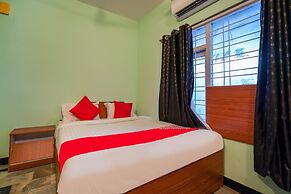 OYO 49253 Raja Residency