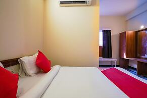 OYO 49253 Raja Residency