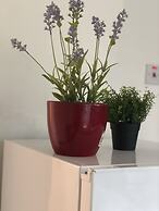 2 bedroom Apartment  Heathrow Airport